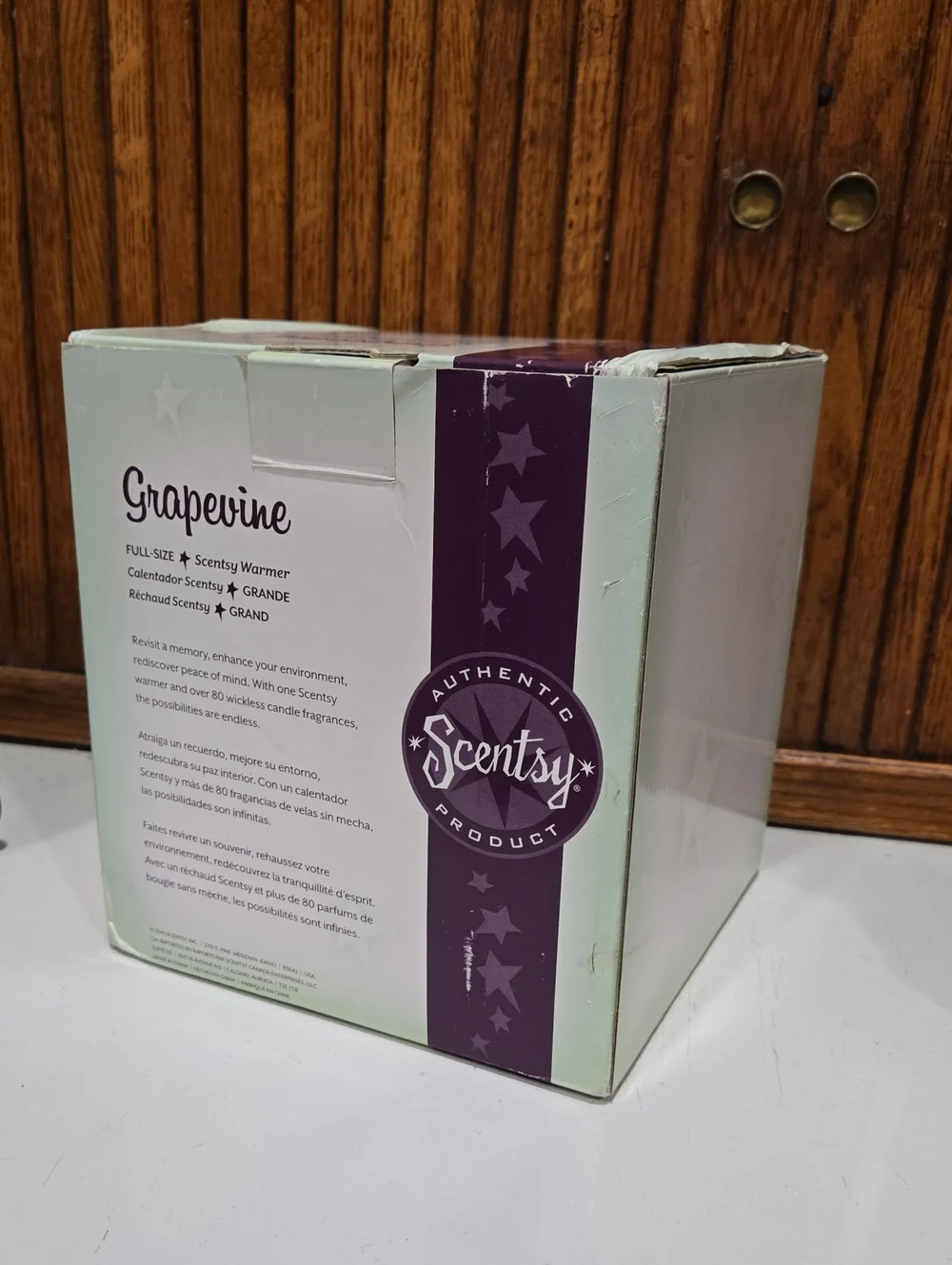 SCENTSY  **GRAPEVINE** WARMER - FULL SIZE - WAX MELTER w/BULB - DISCONTINUED